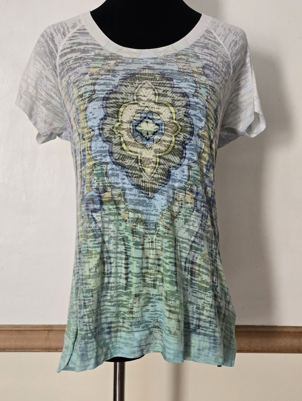 prAna Goddess Burnout Tee L Large Women Mandala Boho Yoga Activewear Top